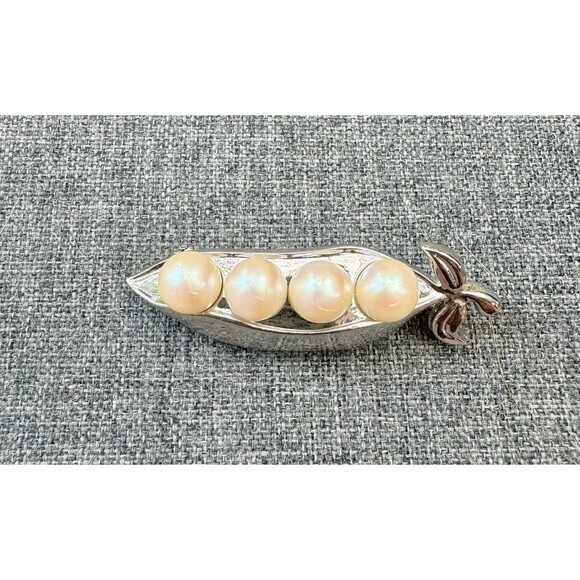 Vintage Signed DANECRAFT “Peas in a Pod” Faux Pearl Silver Tone Brooch Pin - Picture 1 of 3